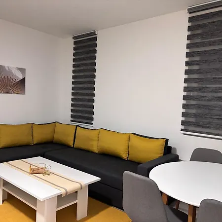 Grey Deluxe Apartment *