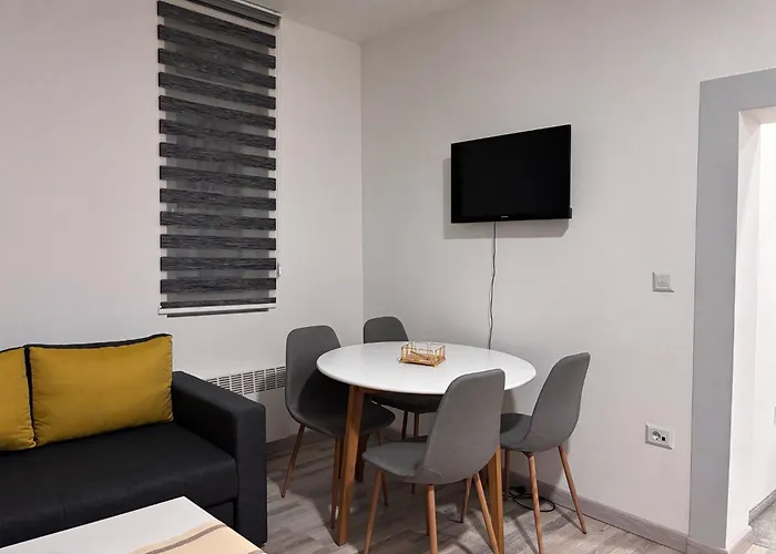 Grey Deluxe Apartman